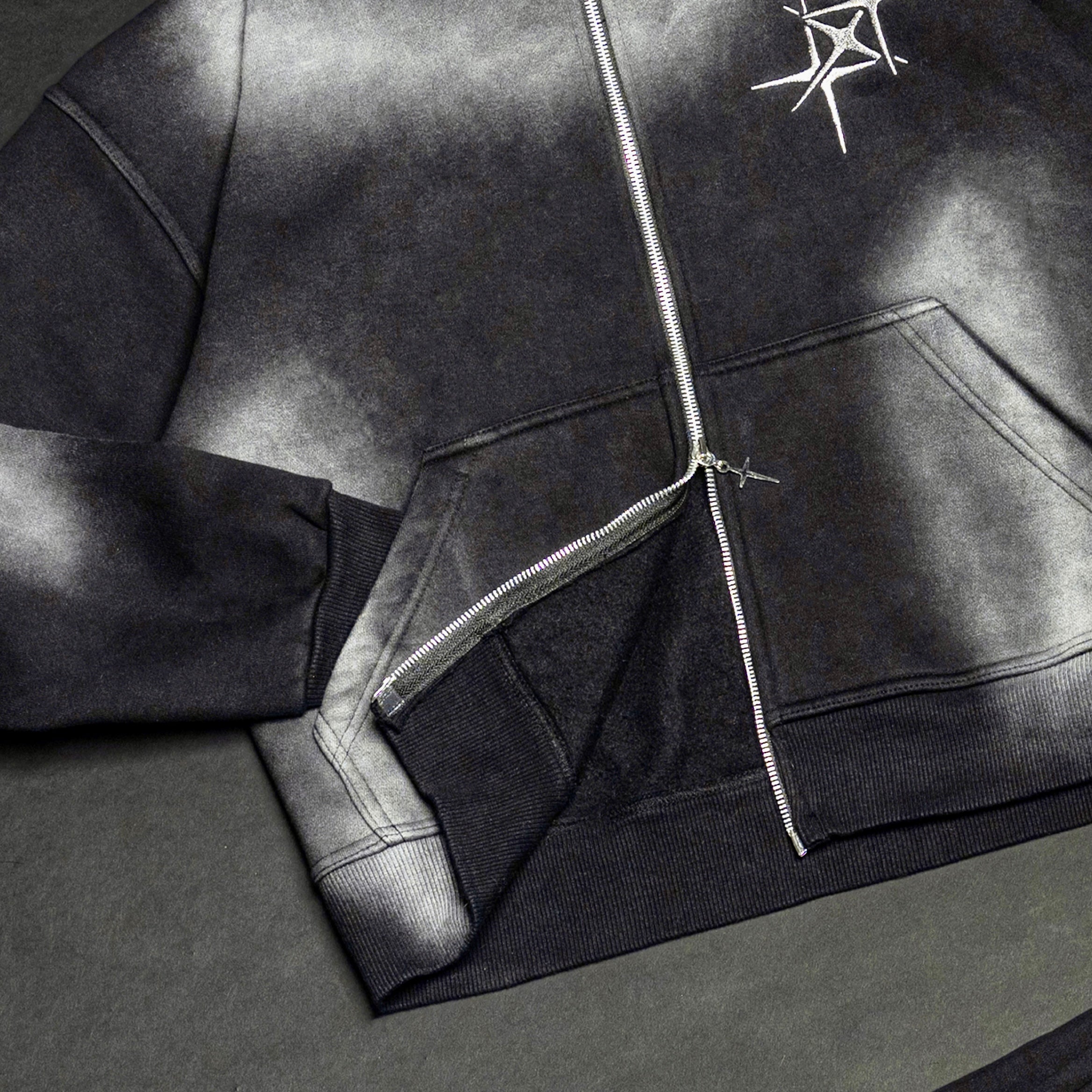 ETERNAL BLACK ZIP HOODIE