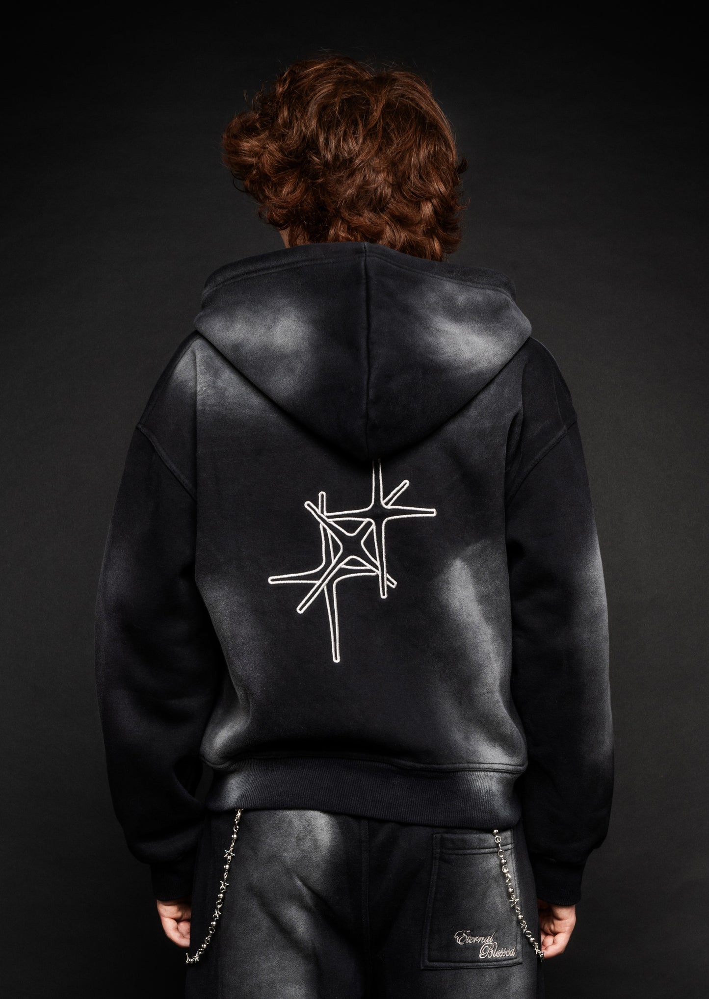 ETERNAL BLACK ZIP HOODIE