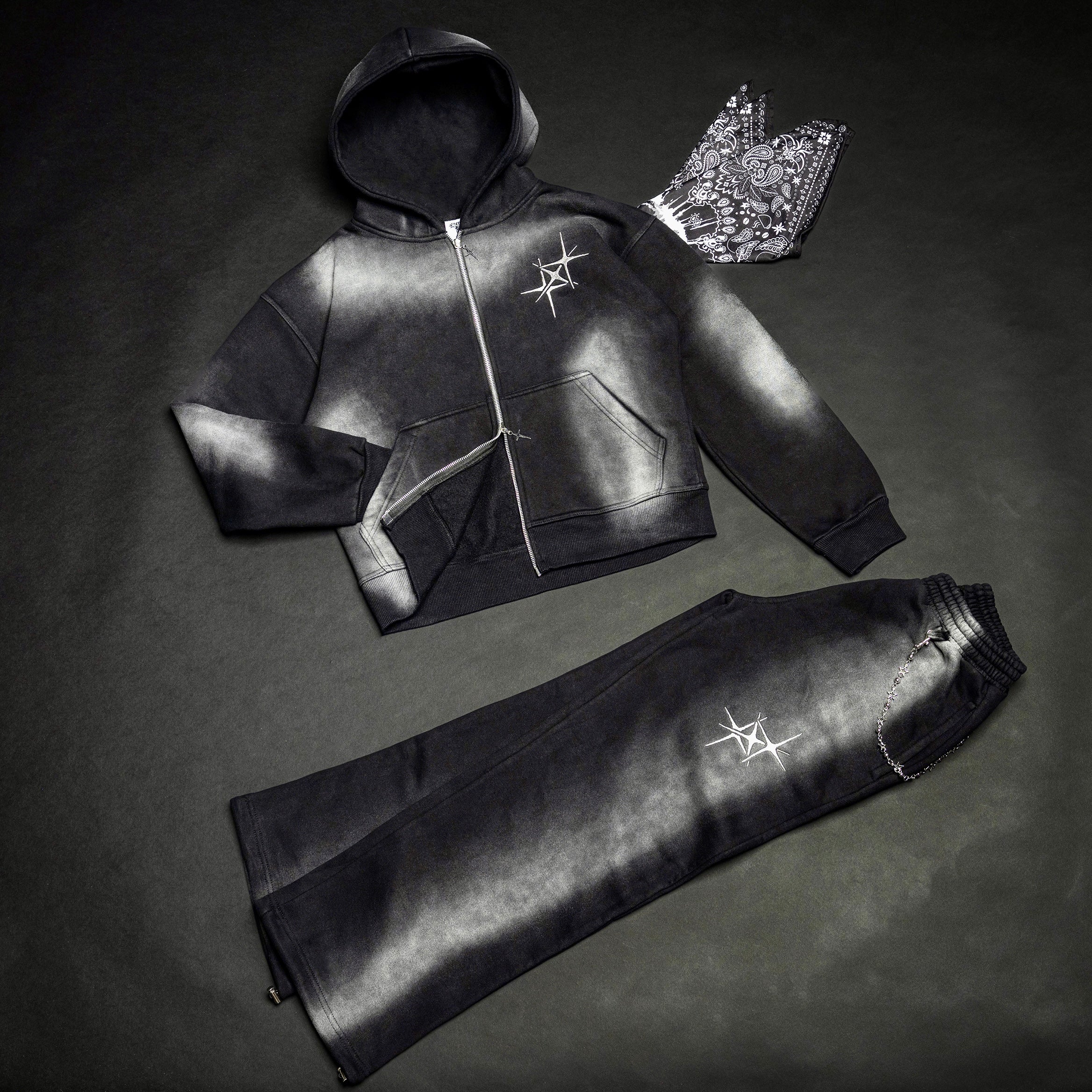 ETERNAL BLACK ZIP HOODIE